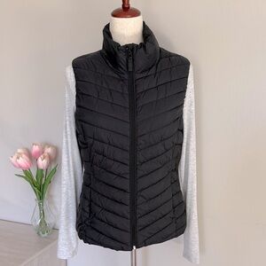 Old Navy Active - Women's Black Puffer Vest